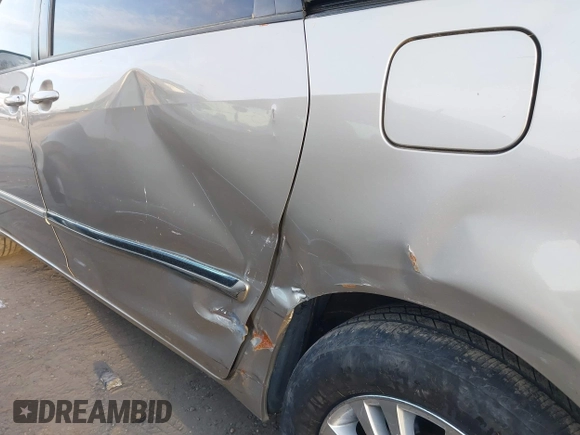 2007 Toyota Sienna XLE with VIN 5TDZK22C97S062721, listed as a IAAI auction lot 41900786 with 220,189 mi miles. Bid and sale history available at carsss.com. Image 13.