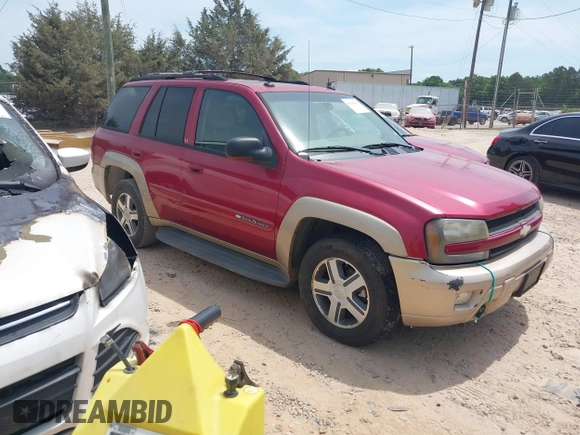 2004 Chevrolet TrailBlazer LS with VIN 1GNDT13S042190606, listed as a IAAI auction lot 42165900 with 298,141 mi miles. Bid and sale history available at carsss.com. Image 3.
