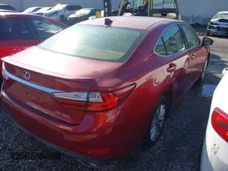 2016 Lexus ES 330 z VIN JTHBK1GG1G2229764, wystawiony jako IAAI lot #41401294 z przebiegiem 47 816 mil mil oraz . Historia ofert i sprzedaży dostępna na DreamBid. Obrazek 4.