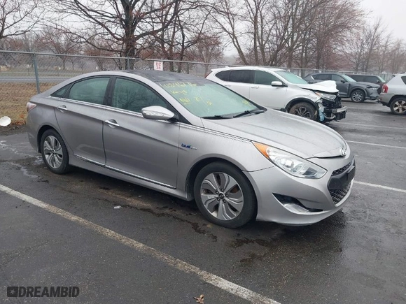 2013 Hyundai Sonata Hybrid Limited with VIN KMHEC4A4XDA050373, listed as a IAAI auction lot 41846776 with 183,863 mi miles. Bid and sale history available at carsss.com. Image 1.