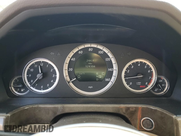 2010 Mercedes-Benz E 350 Luxury z VIN WDDHF8HB9AA102775, wystawiony jako Copart lot #54841885 z przebiegiem 124 106 mil mil oraz Szkoda całkowita • Salvage title. Historia ofert i sprzedaży dostępna na DreamBid. Obrazek 9.