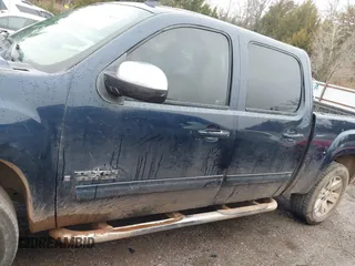 2008 GMC Sierra 1500 SLT z VIN 2GTEC13J981221636, wystawiony jako IAAI lot #41439873 z przebiegiem 260 584 mil mil oraz . Historia ofert i sprzedaży dostępna na DreamBid. Obrazek 14.