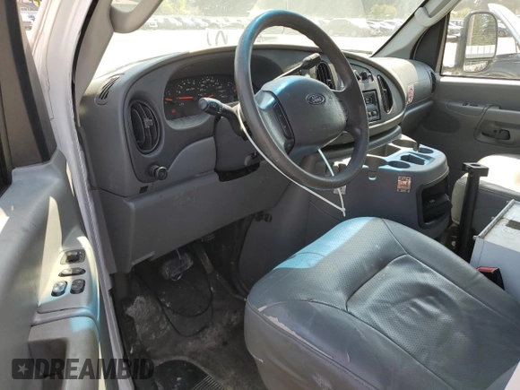 2008 Ford Econoline Cargo Commercial z VIN 1FTNE24W78DA18081, wystawiony jako Copart lot #54055265 z przebiegiem 162 658 mil mil oraz Szkoda całkowita • Salvage title. Historia ofert i sprzedaży dostępna na DreamBid. Obrazek 8.