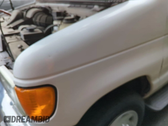 2007 Ford Econoline Passenger XL with VIN 1FBNE31L27DA89398, listed as a IAAI auction lot 42210390 with 69,816 mi miles. Bid and sale history available at carsss.com. Image 1.