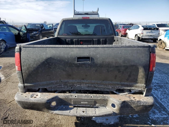 2000 Chevrolet S-10 LS with VIN 1GCCS14W7Y8286972, listed as a Copart auction lot 84642504 with 200,833 mi miles and Salvage Title. Bid and sale history available at carsss.com. Image 6.