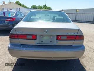 1998 Toyota Camry LE z VIN 4T1BG22K8WU216321, wystawiony jako IAAI lot #42316977 z przebiegiem 227 166 mil mil oraz . Historia ofert i sprzedaży dostępna na DreamBid. Obrazek 17.