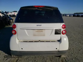 2011 Smart fortwo Pure z VIN WMEEJ3BA4BK473760, wystawiony jako Copart lot #78081344 z przebiegiem 75 966 mil mil oraz Szkoda całkowita • Salvage title. Historia ofert i sprzedaży dostępna na DreamBid. Obrazek 10.