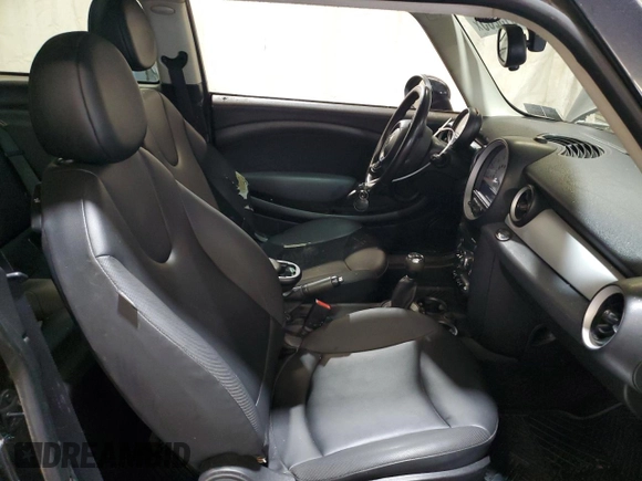 2012 MINI Hardtop with VIN WMWSU3C5XCT185017, listed as a Copart auction lot 61015285 with 129,288 mi miles and Clean title. Bid and sale history available at DreamBid. Image 7.