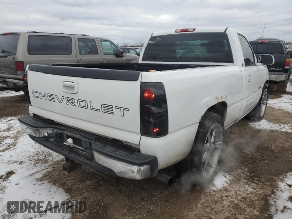 2004 Chevrolet Silverado 1500 Work Truck with VIN 1GCEC14V54Z198987, listed as a Copart auction lot 88980575 with 281,667 mi miles and Salvage Title. Bid and sale history available at carsss.com. Image 3.