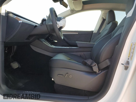 2024 Tesla Model Y with VIN 7SAYGDED5RF196309, listed as a Copart auction lot 44608545 with 7,226 mi miles and Salvage Title. Bid and sale history available at DreamBid. Image 7.