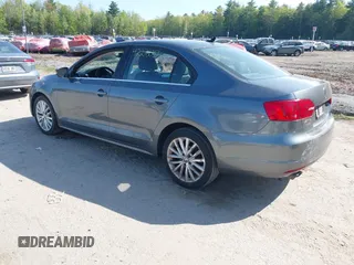 2012 Volkswagen Jetta SEL с VIN 3VWLX7AJ4CM471141, выставлен на аукционе IAAI как лот 42276054 с пробегом 143 196 миль миль и . История ставок и продаж доступна на DreamBid. Изображение 3.