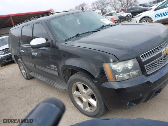 2012 Chevrolet Suburban LT with VIN 1GNSCJE03CR133874, listed as a IAAI auction lot 40995068 with 195,655 mi miles. Bid and sale history available at carsss.com. Image 1.