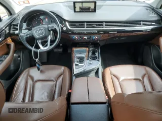 2017 Audi Q7 Premium Plus z VIN WA1LAAF74HD030900, wystawiony jako Copart lot #56854695 z przebiegiem 80 502 mil mil oraz Czysty tytuł • Clean title. Historia ofert i sprzedaży dostępna na DreamBid. Obrazek 8.