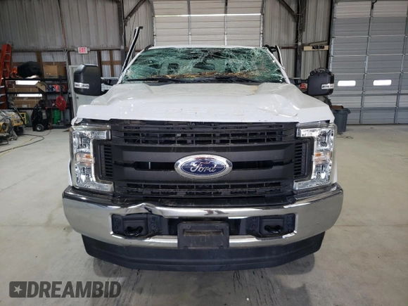 2017 Ford F-250 XLT с VIN 1FT7X2B65HEC43311, выставлен на аукционе Copart как лот 57128605 с пробегом 56 349 миль миль и Списание • Salvage title. История ставок и продаж доступна на DreamBid. Изображение 5.