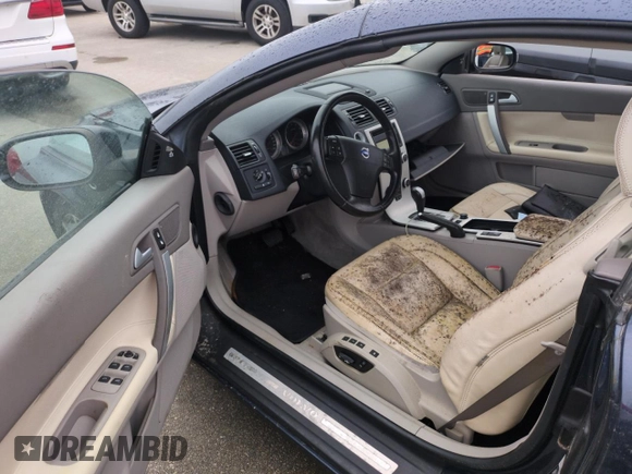 2013 Volvo C70 T5 with VIN YV1672MC2DJ139305, listed as a Copart auction lot 75049004 with 0 mi miles and Non Repairable. Bid and sale history available at carsss.com. Image 8.