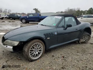 2000 BMW Z3 2.8L with VIN 4USCH3341YLF43502, listed as a Copart auction lot 44773415 with 168,390 mi miles and Salvage Title. Bid and sale history available at carsss.com. Image 1.