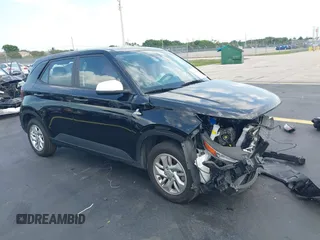 2022 Hyundai Venue SE z VIN KMHRB8A38NU147767, wystawiony jako IAAI lot #42342048 z przebiegiem 40 662 mil mil oraz . Historia ofert i sprzedaży dostępna na DreamBid. Obrazek 1.