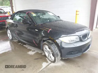 2011 BMW 1 Series 135i с VIN WBAUN7C51BVM24504, выставлен на аукционе IAAI как лот 42538489 с пробегом 105 649 миль миль и . История ставок и продаж доступна на DreamBid. Изображение 1.