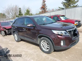 2014 Kia Sorento LX with VIN 5XYKTDA61EG475569, listed as a IAAI auction lot 41924158 with 58,724 mi miles and . Bid and sale history available at carsss.com. Image 1.