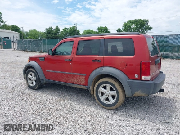 2007 Dodge Nitro SXT z VIN 1D8GT28K37W683408, wystawiony jako IAAI lot #42273045 z przebiegiem 279 799 mil mil oraz . Historia ofert i sprzedaży dostępna na DreamBid. Obrazek 3.