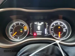 2017 Jeep Cherokee Latitude z VIN 1C4PJLCB5HW554279, wystawiony jako Copart lot #56972145 z przebiegiem 117 164 mil mil oraz Szkoda całkowita • Salvage title. Historia ofert i sprzedaży dostępna na DreamBid. Obrazek 9.