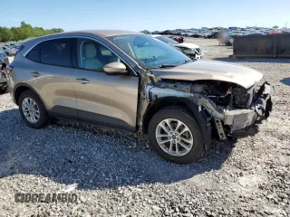 2020 Ford Escape SE z VIN 1FMCU9G69LUB63156, wystawiony jako Copart lot #57412545 z przebiegiem 82 230 mil mil oraz Czysty tytuł • Clean title. Historia ofert i sprzedaży dostępna na DreamBid. Obrazek 4.