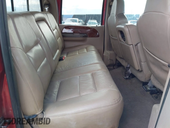 2003 Ford F-350 XL z VIN 1FTSW31P43EC26926, wystawiony jako IAAI lot #42237720 z przebiegiem Nie podano mil oraz . Historia ofert i sprzedaży dostępna na DreamBid. Obrazek 8.