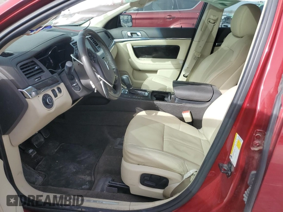 2013 Lincoln MKS z VIN 1LNHL9DK6DG613520, wystawiony jako Copart lot #49176965 z przebiegiem 89 594 mil mil oraz Szkoda całkowita • Salvage title. Historia ofert i sprzedaży dostępna na DreamBid. Obrazek 7.