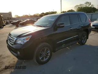 2013 Lexus GX 460 Premium z VIN JTJJM7FX2D5062849, wystawiony jako Copart lot #52534085 z przebiegiem 121 418 mil mil oraz Szkoda całkowita • Salvage title. Historia ofert i sprzedaży dostępna na DreamBid. Obrazek 1.