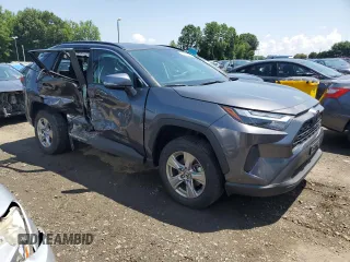 2024 Toyota RAV4 XLE with VIN 2T3P1RFV0RC431189, listed as a Copart auction lot 64742685 with 26,934 mi miles and Clean title. Bid and sale history available at DreamBid. Image 4.