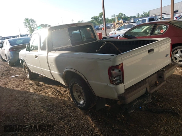 1996 Ford Ranger XL with VIN 1FTCR14AXTPA01390, listed as a IAAI auction lot 39651535 with 189,377 mi miles. Bid and sale history available at carsss.com. Image 3.