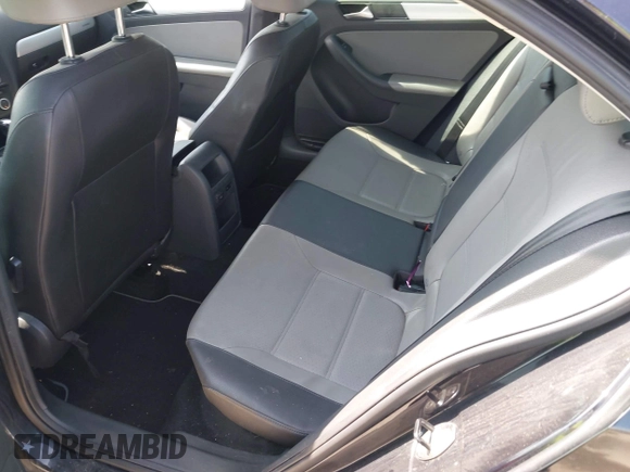 2013 Volkswagen Jetta Hybrid SE z VIN 3VW637AJXDM226189, wystawiony jako IAAI lot #42503588 z przebiegiem 158 367 mil mil oraz . Historia ofert i sprzedaży dostępna na DreamBid. Obrazek 8.