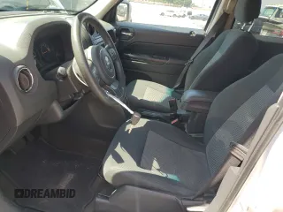 2017 Jeep Patriot Sport SE with VIN 1C4NJPBAXHD148534, listed as a Copart auction lot 60561145 with 116,799 mi miles and Salvage title. Bid and sale history available at DreamBid. Image 7.