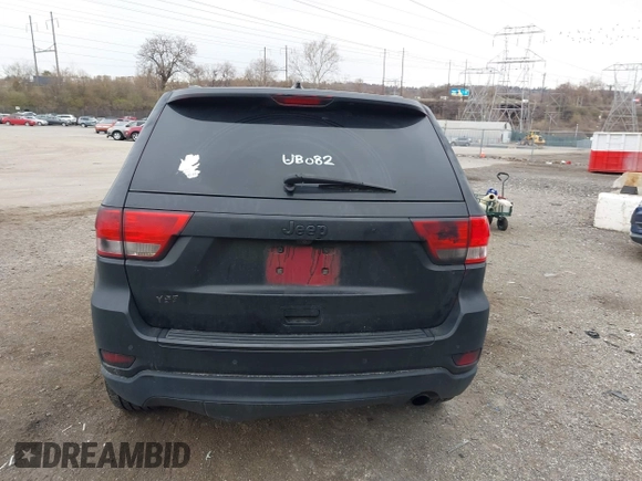2013 Jeep Grand Cherokee Laredo with VIN 1C4RJEAG2DC573970, listed as a IAAI auction lot 41892914 with 185,050 mi miles. Bid and sale history available at carsss.com. Image 16.