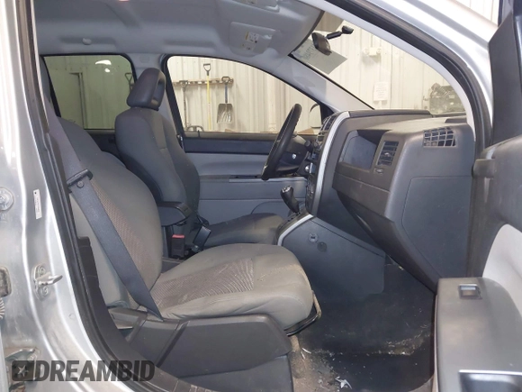 2007 Jeep Compass Sport with VIN 1J8FF47W57D598222, listed as a IAAI auction lot 41379480 with 181,919 mi miles. Bid and sale history available at carsss.com. Image 5.