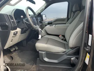 2020 Ford F-150 XL z VIN 1FTMF1CB7LKF05528, wystawiony jako Copart lot #55949135 z przebiegiem 60 646 mil mil oraz Szkoda całkowita • Salvage title. Historia ofert i sprzedaży dostępna na DreamBid. Obrazek 7.