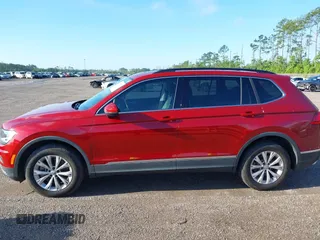 2018 Volkswagen Tiguan SEL z VIN 3VV3B7AX3JM054842, wystawiony jako IAAI lot #42240503 z przebiegiem 47 300 mil mil oraz . Historia ofert i sprzedaży dostępna na DreamBid. Obrazek 14.