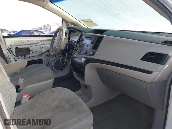 2011 Toyota Sienna with VIN 5TDZK3DC6BS079634, listed as a IAAI auction lot 41506833 with 112,051 mi miles. Bid and sale history available at carsss.com. Image 5.
