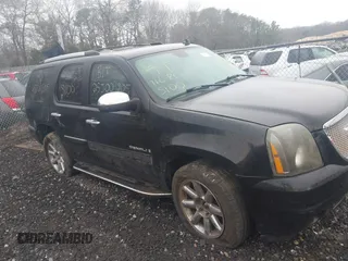 2007 GMC Yukon Denali z VIN 1GKFK63807J387361, wystawiony jako IAAI lot #42033919 z przebiegiem Nie podano mil oraz . Historia ofert i sprzedaży dostępna na DreamBid. Obrazek 12.