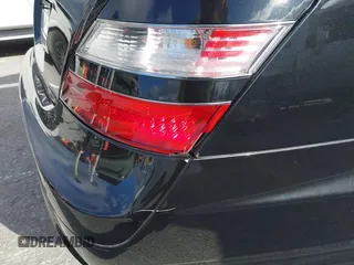2007 Mercedes-Benz S 550 z VIN WDDNG71X07A111017, wystawiony jako IAAI lot #40911702 z przebiegiem 217 532 mil mil oraz . Historia ofert i sprzedaży dostępna na DreamBid. Obrazek 6.