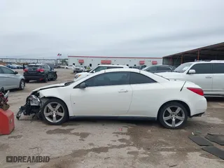 2007 Pontiac G6 GT with VIN 1G2ZH351674151077, listed as a IAAI auction lot 41946215 with 187,449 mi miles. Bid and sale history available at carsss.com. Image 14.