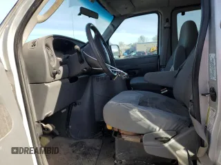 2005 Ford Econoline Passenger XL with VIN 1FBNE31LX5HA76002, listed as a Copart auction lot 43599865 with 198,749 mi miles and Salvage Title. Bid and sale history available at carsss.com. Image 7.