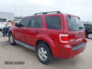 2010 Ford Escape XLT z VIN 1FMCU9DG1AKC21640, wystawiony jako IAAI lot #41962042 z przebiegiem 238 283 mil mil oraz . Historia ofert i sprzedaży dostępna na DreamBid. Obrazek 3.