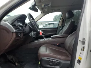 2016 BMW X5 xDrive35i z VIN 5UXKR0C51G0P31731, wystawiony jako Copart lot #55486915 z przebiegiem 93 906 mil mil oraz Szkoda całkowita • Salvage title. Historia ofert i sprzedaży dostępna na DreamBid. Obrazek 7.