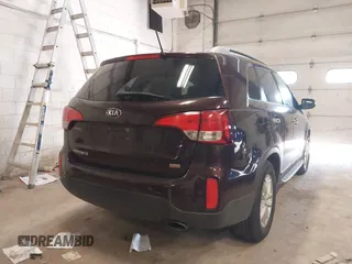 2014 Kia Sorento LX with VIN 5XYKT4A7XEG462778, listed as a IAAI auction lot 41981022 with 126,520 mi miles and . Bid and sale history available at carsss.com. Image 6.