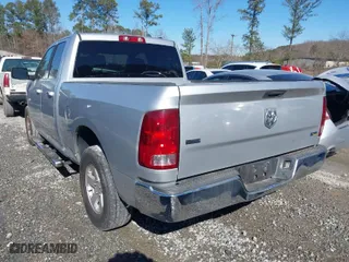 2010 Dodge Ram 1500 SLT with VIN 1D7RB1GP8AS104872, listed as a IAAI auction lot 41635902 with 195,924 mi miles. Bid and sale history available at carsss.com. Image 3.