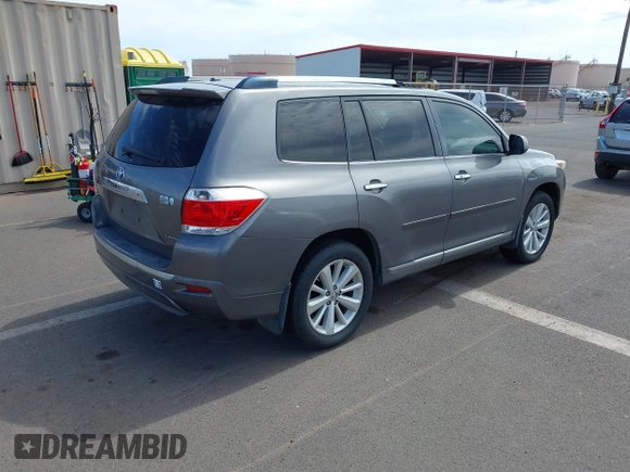 2011 Toyota Highlander Limited with VIN JTEDC3EH9B2000932, listed as a IAAI auction lot 42194620 with 199,174 mi miles and . Bid and sale history available at DreamBid. Image 4.