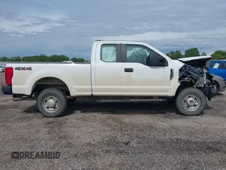 2020 Ford F-250 XL с VIN 1FT7X2B66LED41286, выставлен на аукционе IAAI как лот 42108623 с пробегом Не указан миль и . История ставок и продаж доступна на DreamBid. Изображение 14.