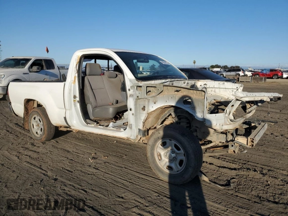 2014 Toyota Tacoma with VIN 5TFNX4CN4EX039818, listed as a Copart auction lot 44336525 with Not Provided miles and Salvage Title. Bid and sale history available at DreamBid. Image 4.