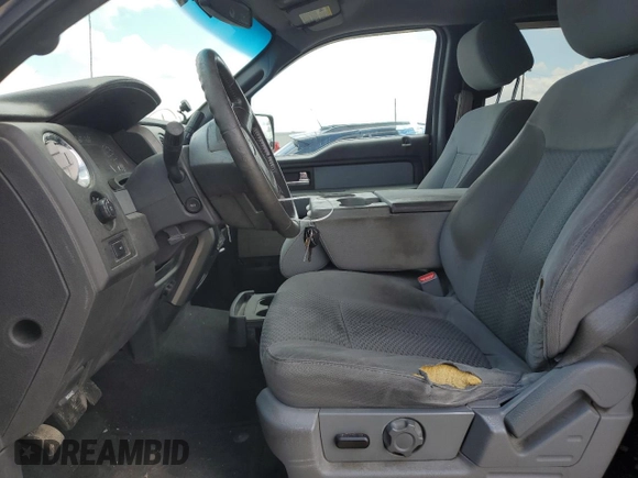 2012 Ford F-150 XL z VIN 1FTFW1CF8CKD23428, wystawiony jako Copart lot #53680595 z przebiegiem 225 988 mil mil oraz Szkody całkowita. Historia ofert i sprzedaży dostępna na DreamBid. Obrazek 7.